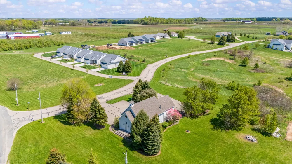 2560 Noellyn Drive Berrien Springs, MI 49103