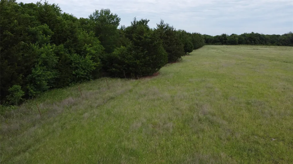 S Hampton Road Oak Leaf, TX 75154