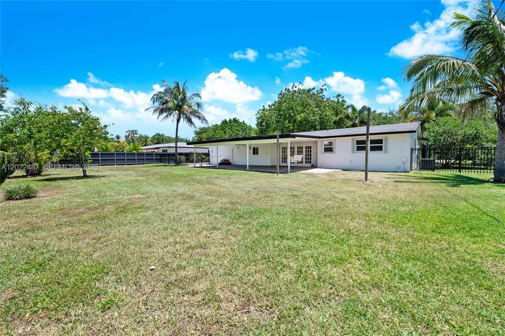 15700 SW 87th Ave Palmetto Bay, FL 33157