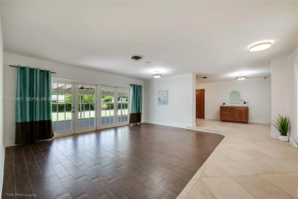 15700 SW 87th Ave Palmetto Bay, FL 33157