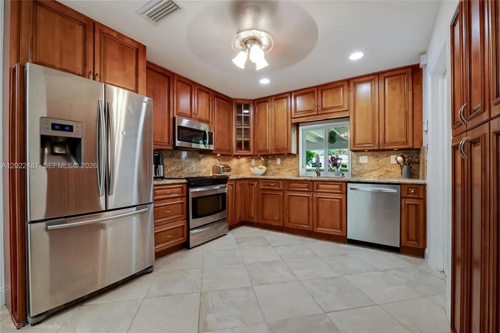 15700 SW 87th Ave Palmetto Bay, FL 33157