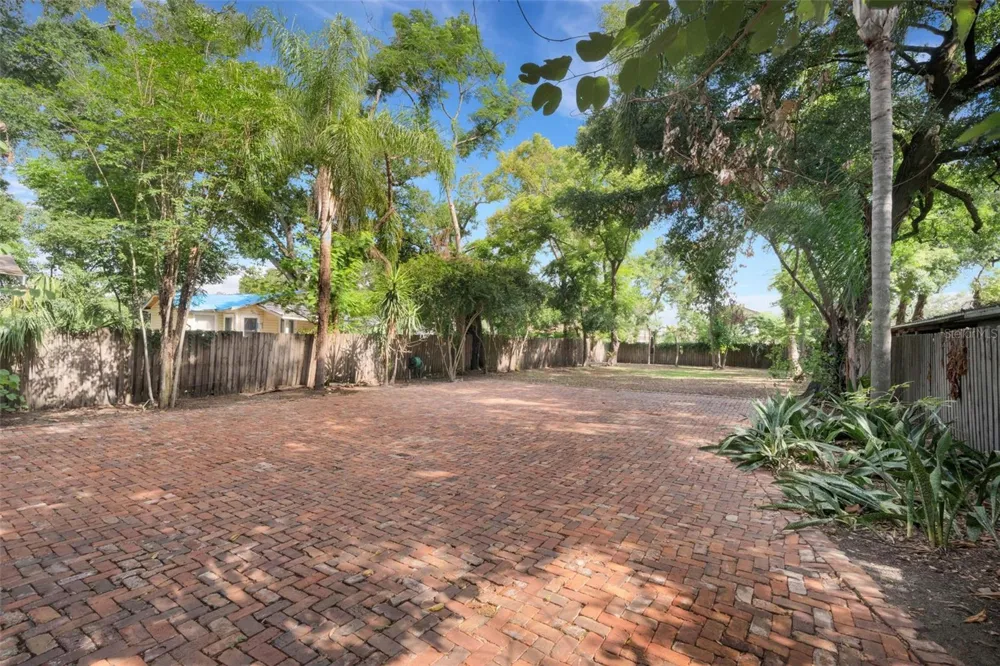 716 E LIME STREET Lakeland, FL 33801
