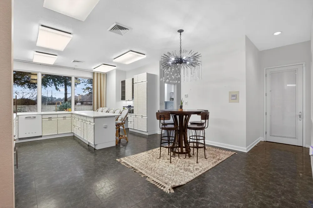 2801 Merriman Street Port Neches, TX 77651
