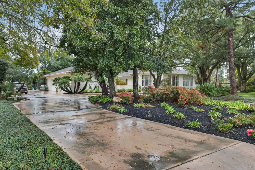 2801 Merriman Street Port Neches, TX 77651