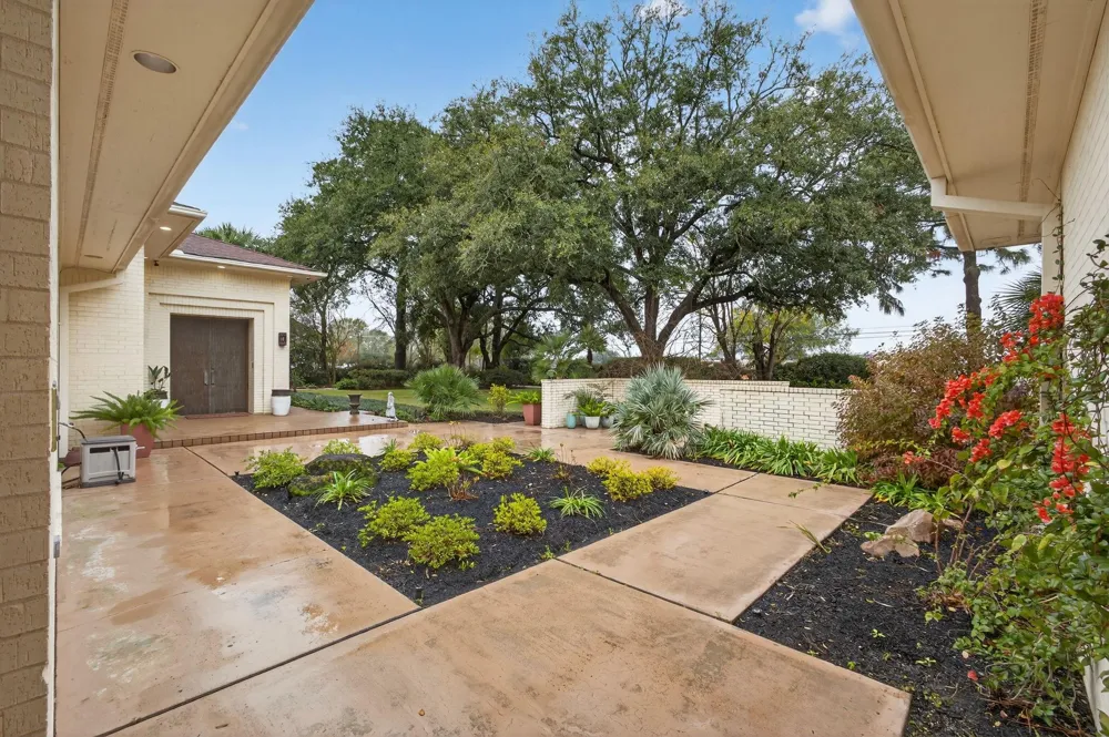 2801 Merriman Street Port Neches, TX 77651