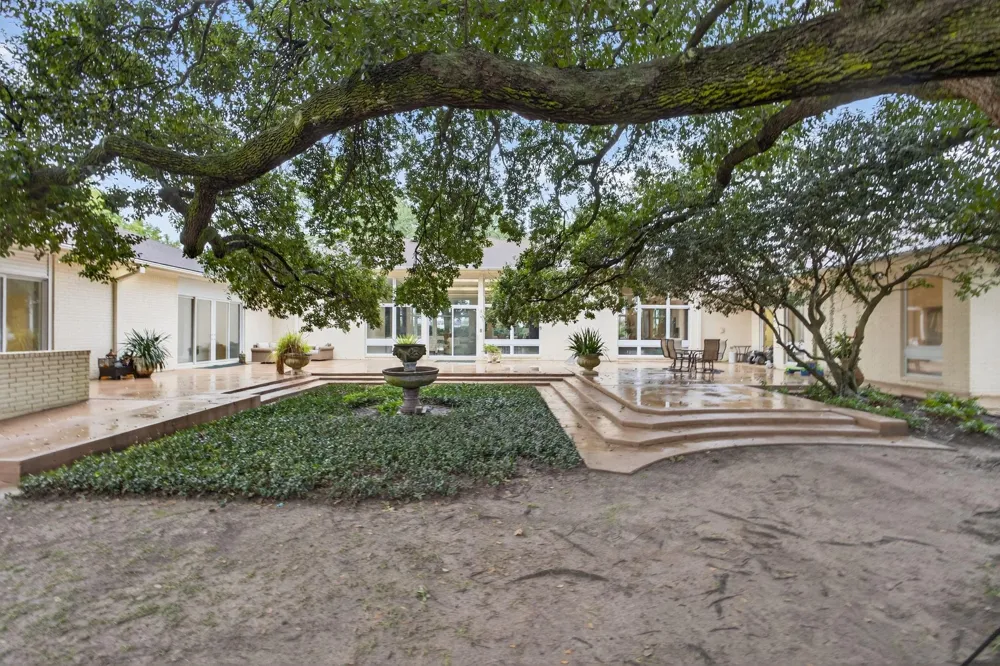 2801 Merriman Street Port Neches, TX 77651