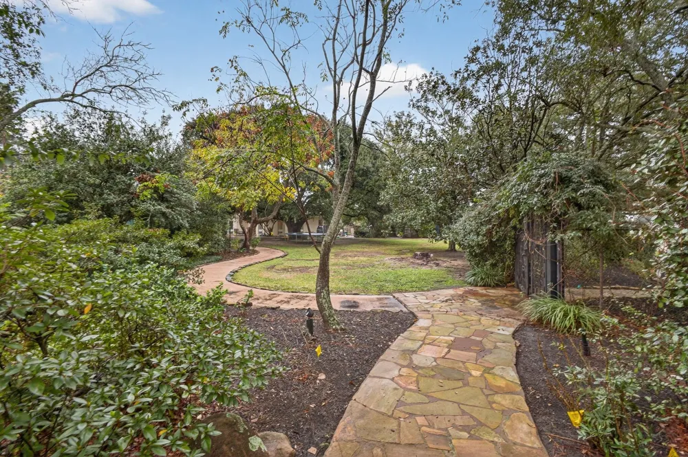 2801 Merriman Street Port Neches, TX 77651
