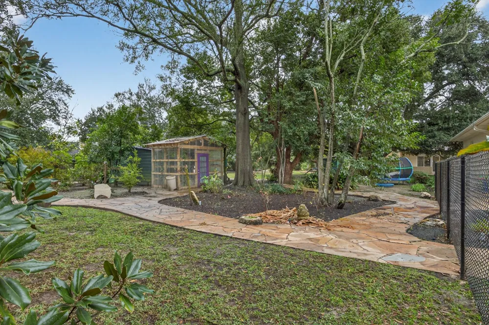 2801 Merriman Street Port Neches, TX 77651
