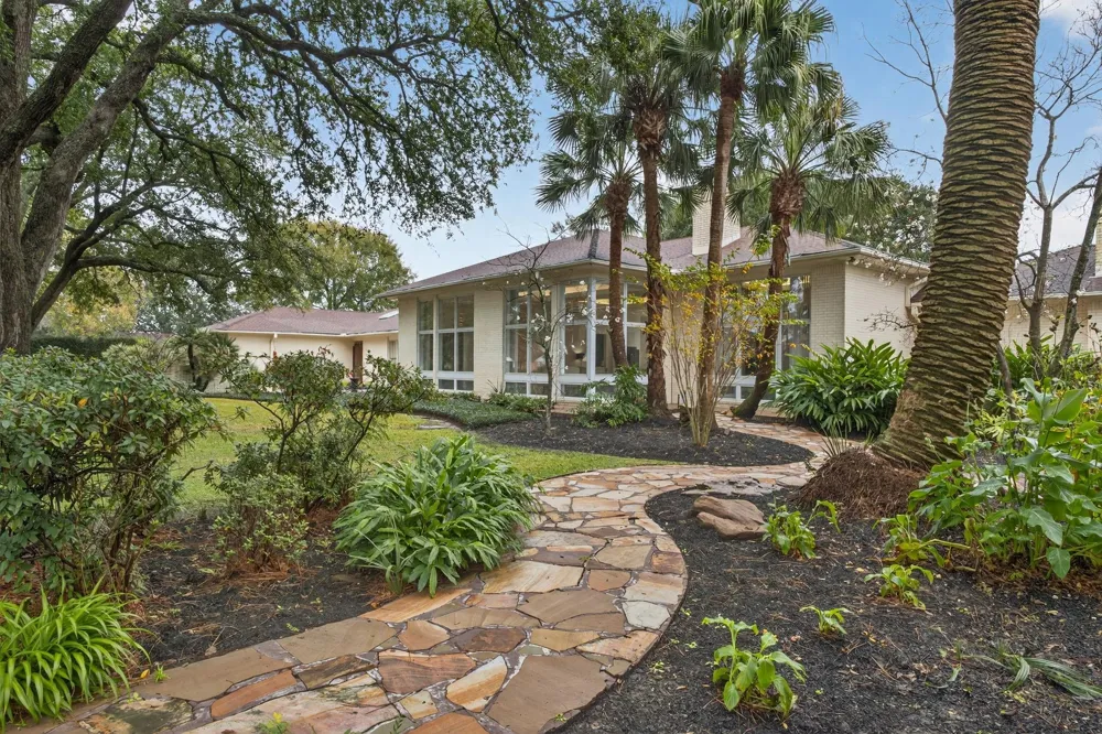 2801 Merriman Street Port Neches, TX 77651