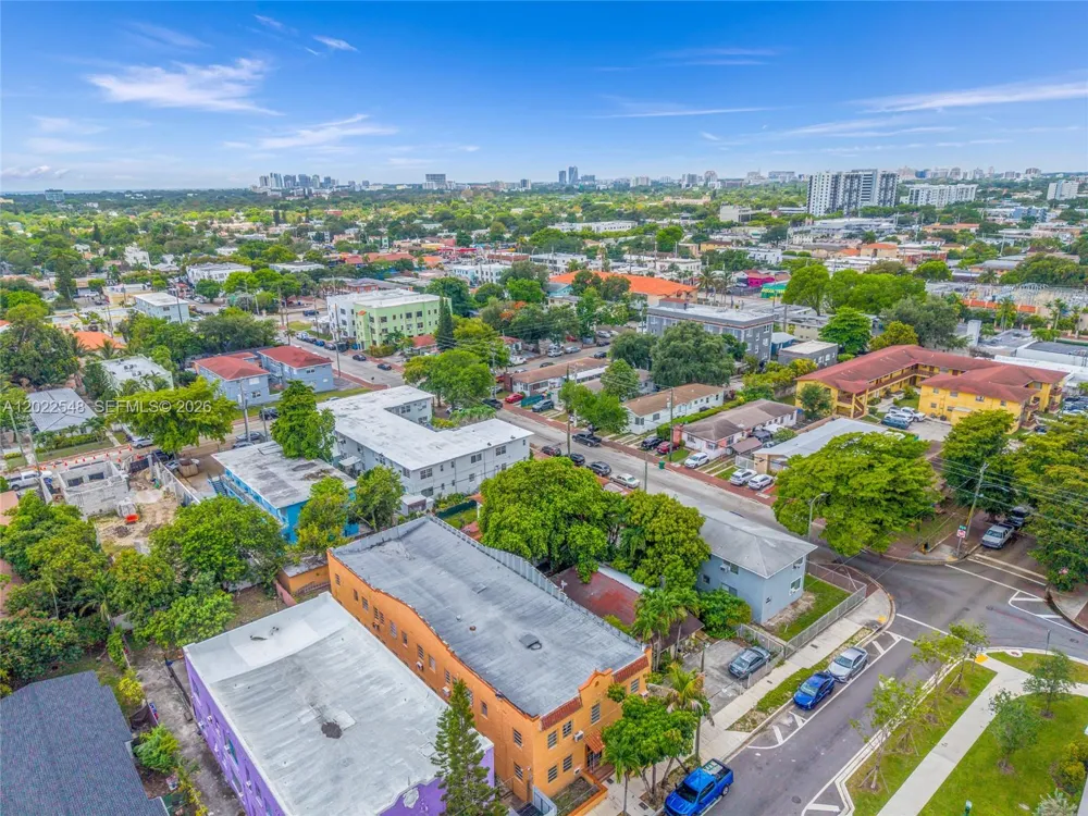 1568 SW 5th St Miami, FL 33135