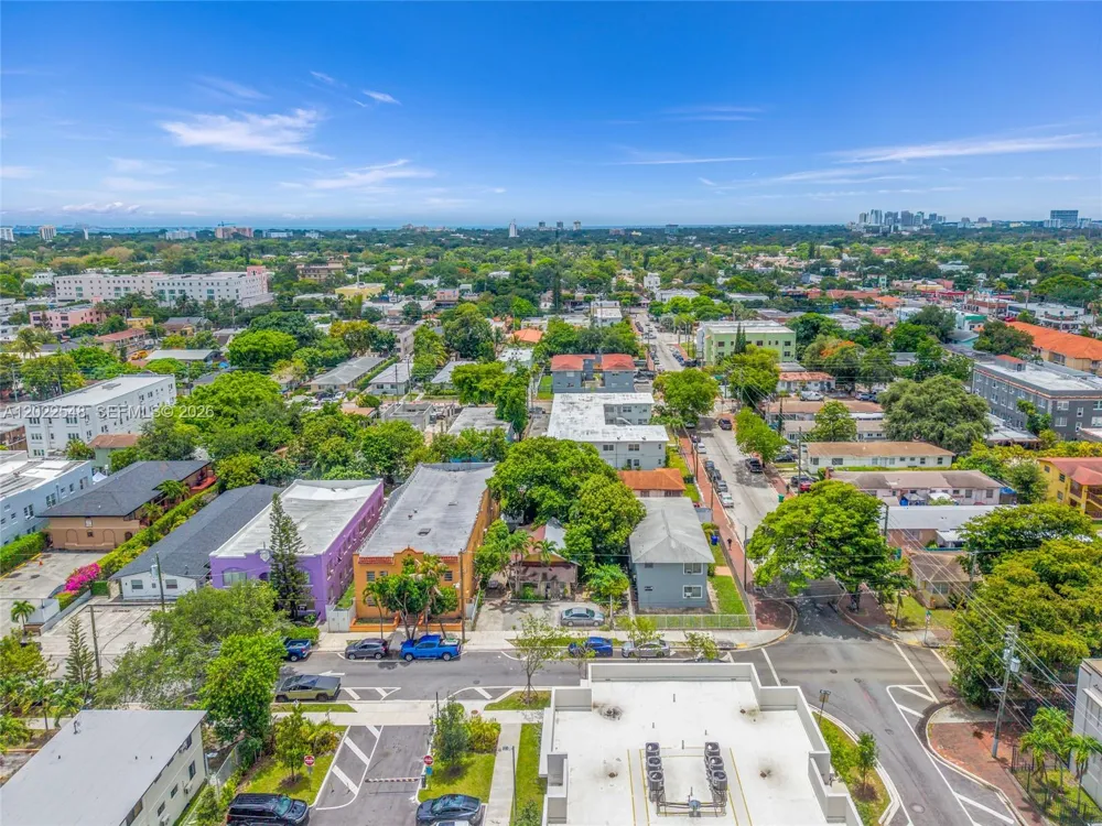 1568 SW 5th St Miami, FL 33135