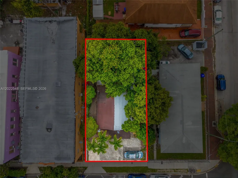 1568 SW 5th St Miami, FL 33135