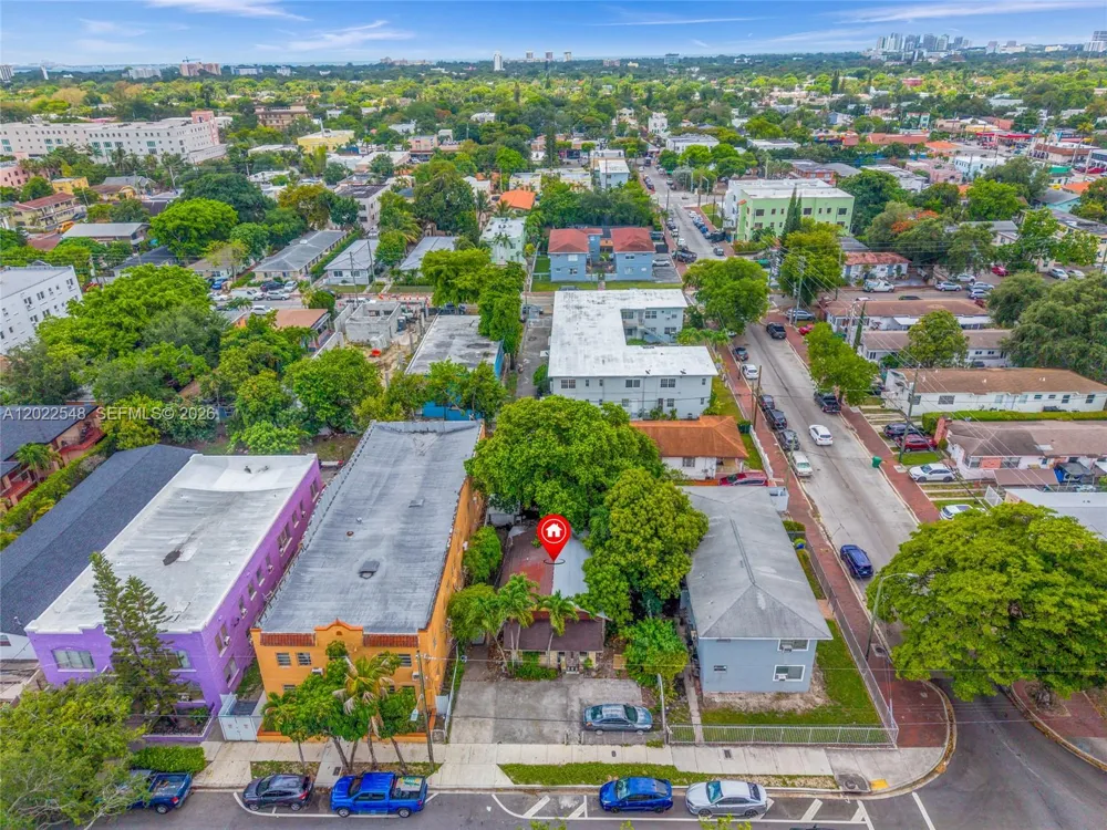 1568 SW 5th St Miami, FL 33135