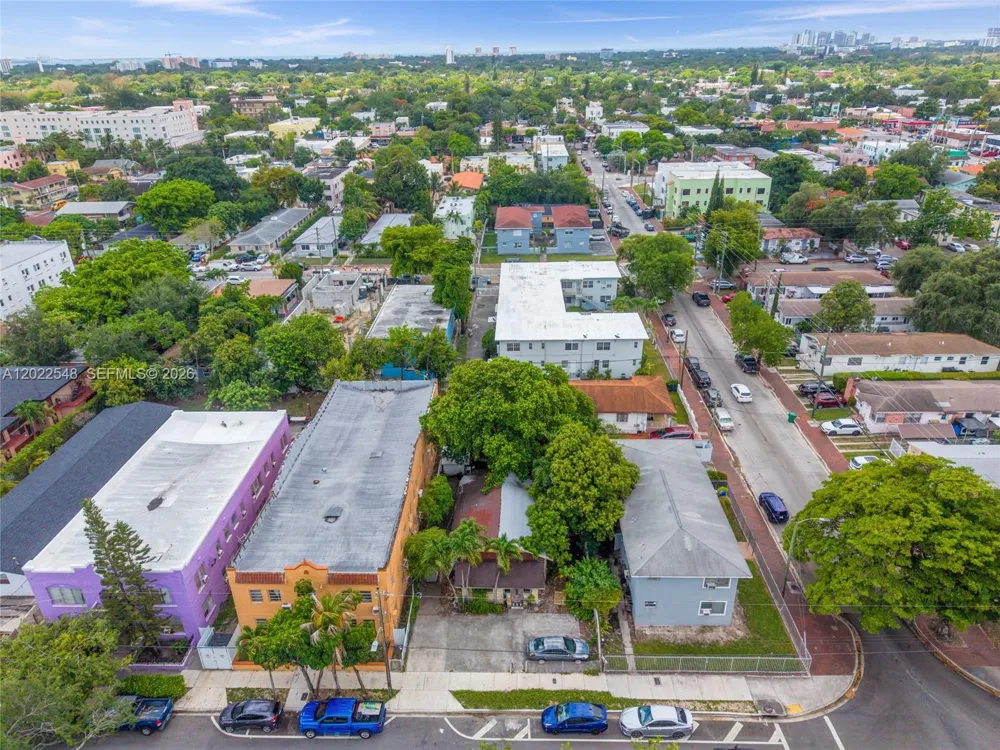 1568 SW 5th St Miami, FL 33135