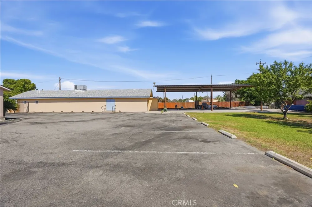 325 McCord Ave Bakersfield, CA 93308