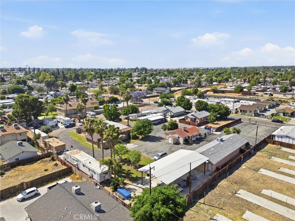 325 McCord Ave Bakersfield, CA 93308