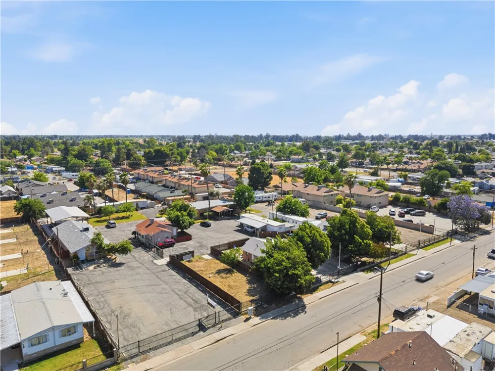 325 McCord Ave Bakersfield, CA 93308