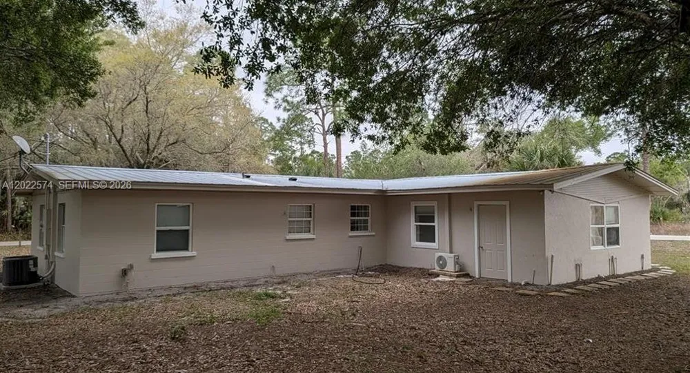 660 MISSOURI ST La Belle, FL 33935