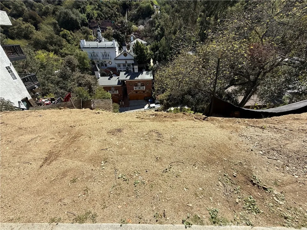 8583 Lookout Mountain Avenue Hollywood Hills, CA 90046