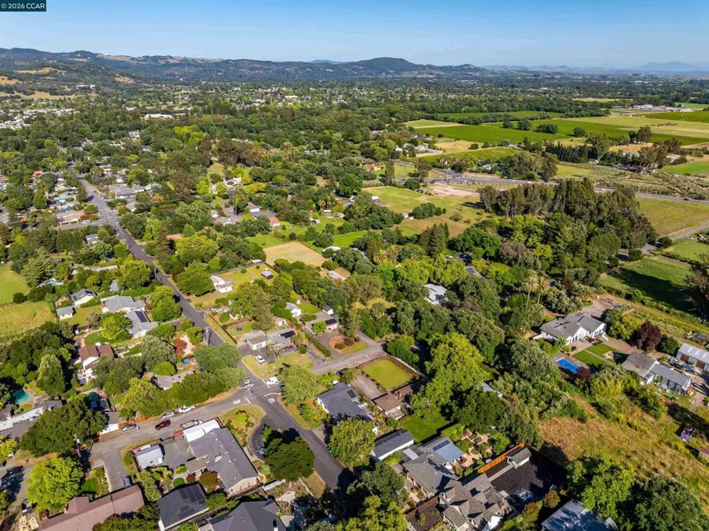 19317 Olive Ave Sonoma, CA 95476