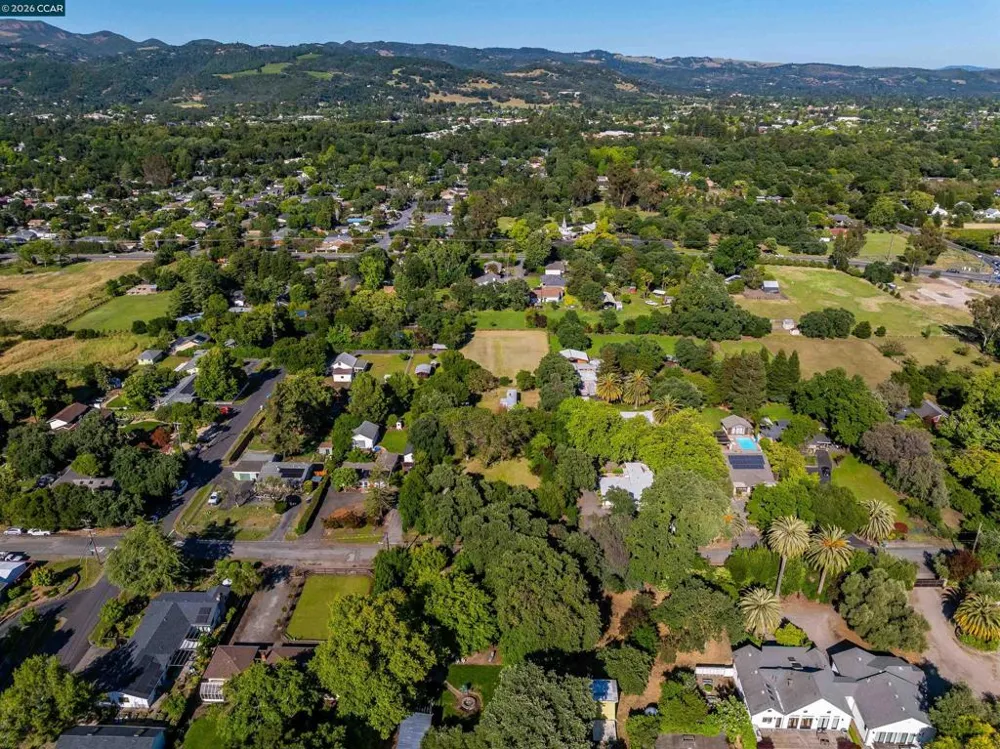 19317 Olive Ave Sonoma, CA 95476