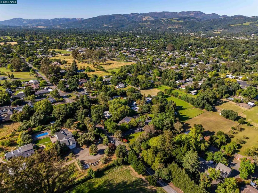 19317 Olive Ave Sonoma, CA 95476