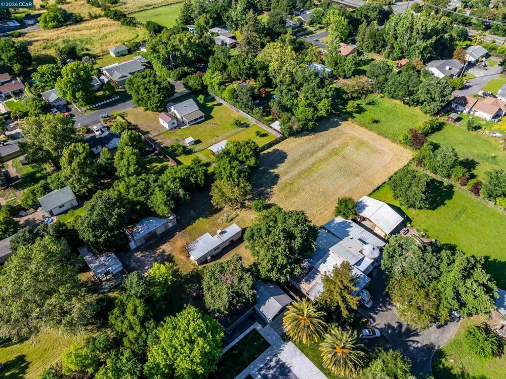 19317 Olive Ave Sonoma, CA 95476