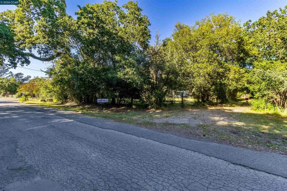 19317 Olive Ave Sonoma, CA 95476