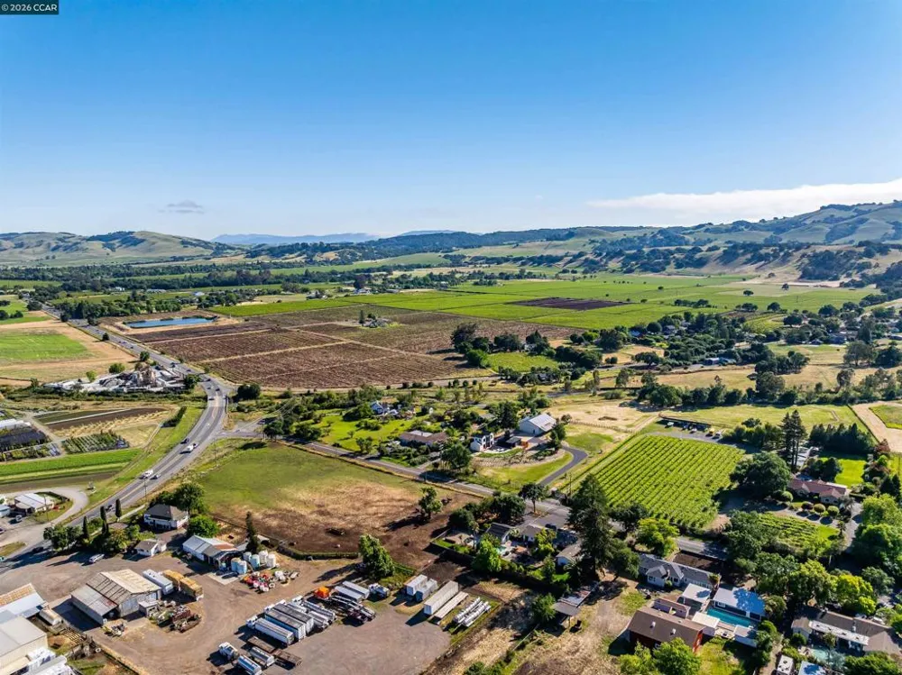 19317 Olive Ave Sonoma, CA 95476