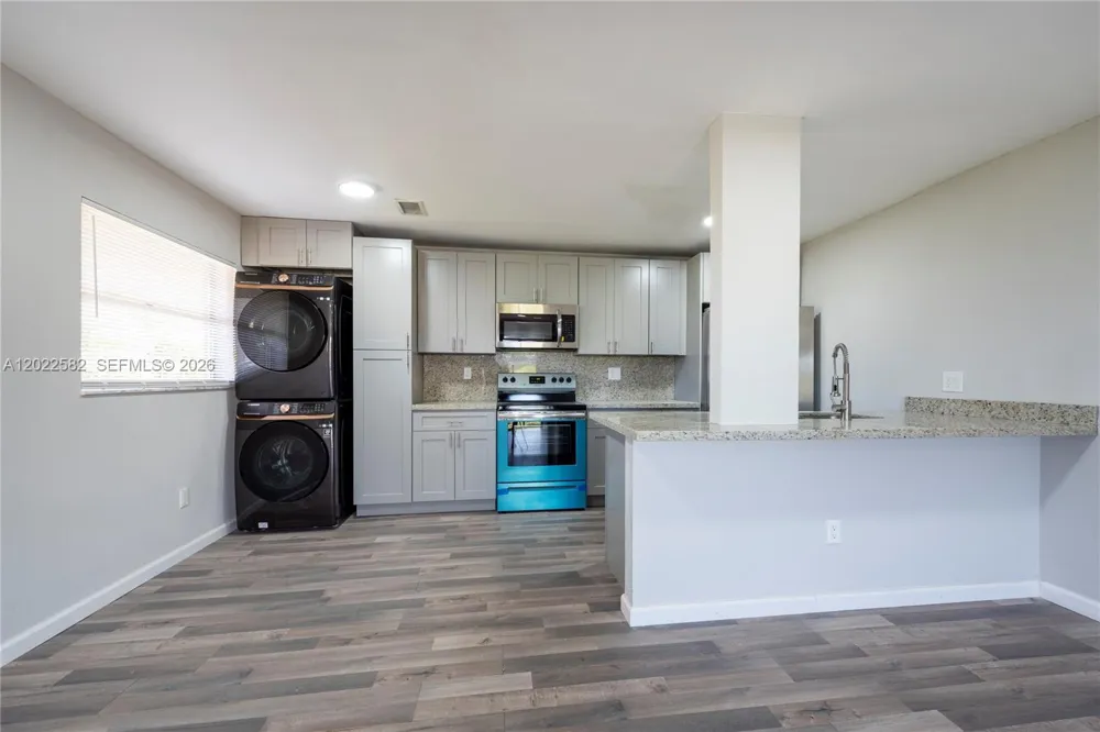 4111 Stirling Rd #509 Dania Beach, FL 33314