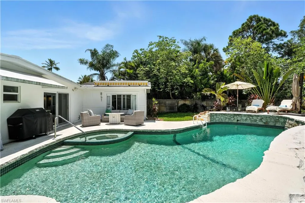 1063 22nd Avenue Naples, FL 34103