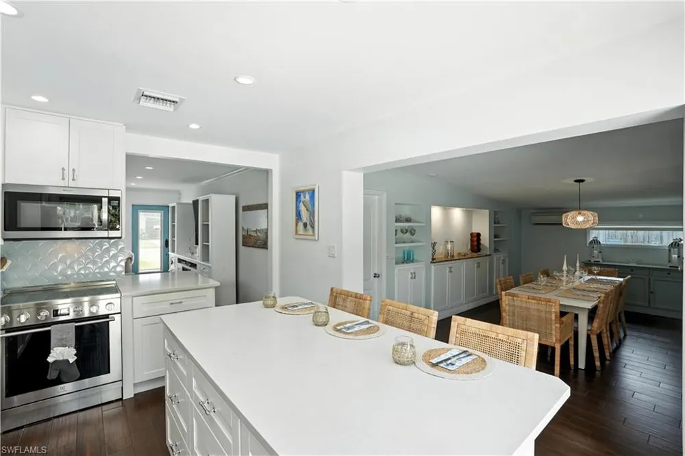 1063 22nd Avenue Naples, FL 34103