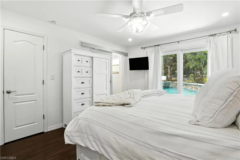 1063 22nd Avenue Naples, FL 34103