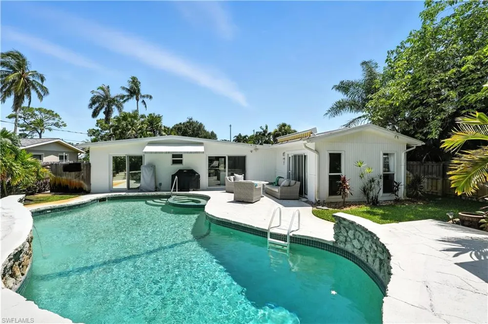 1063 22nd Avenue Naples, FL 34103