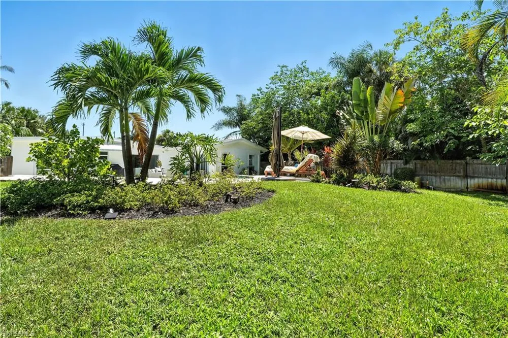 1063 22nd Avenue Naples, FL 34103