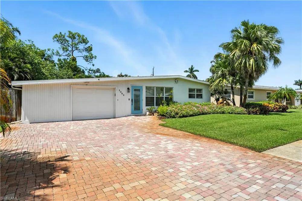 1063 22nd Avenue Naples, FL 34103