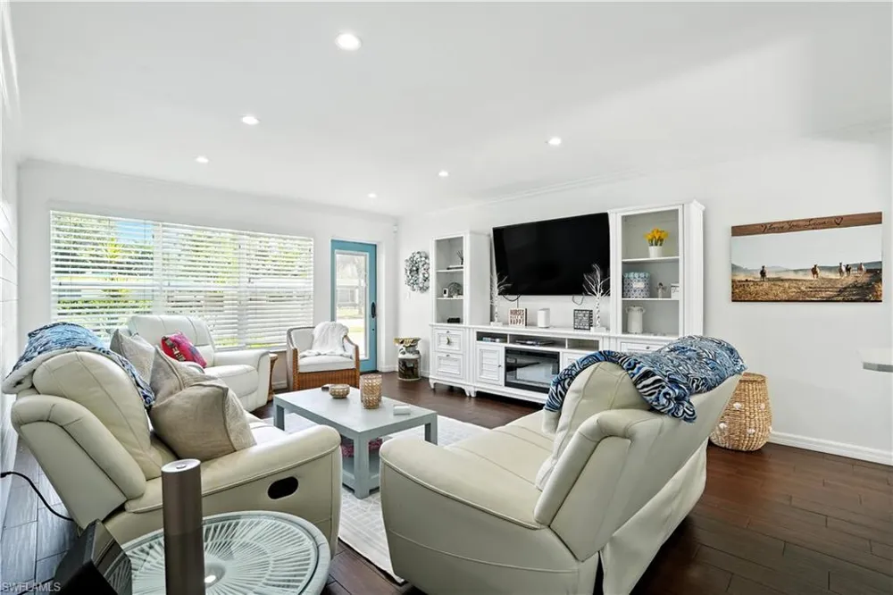 1063 22nd Avenue Naples, FL 34103