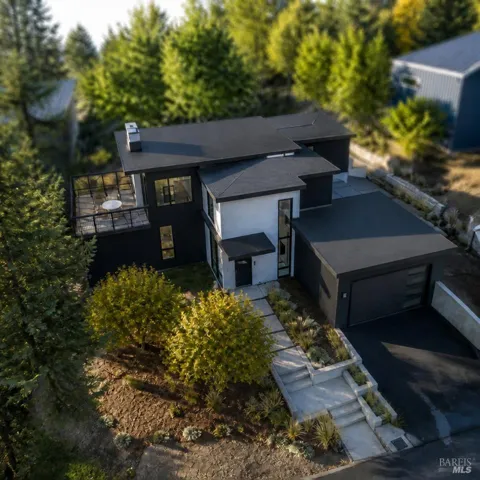 1 Redwood Avenue