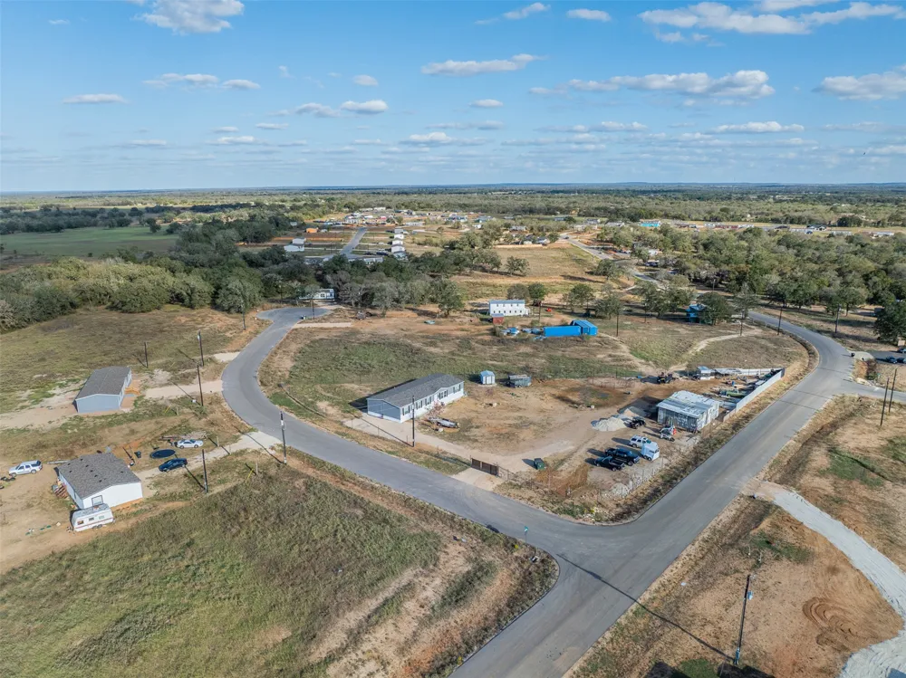 150 Azalea Corner Dale, TX 78616