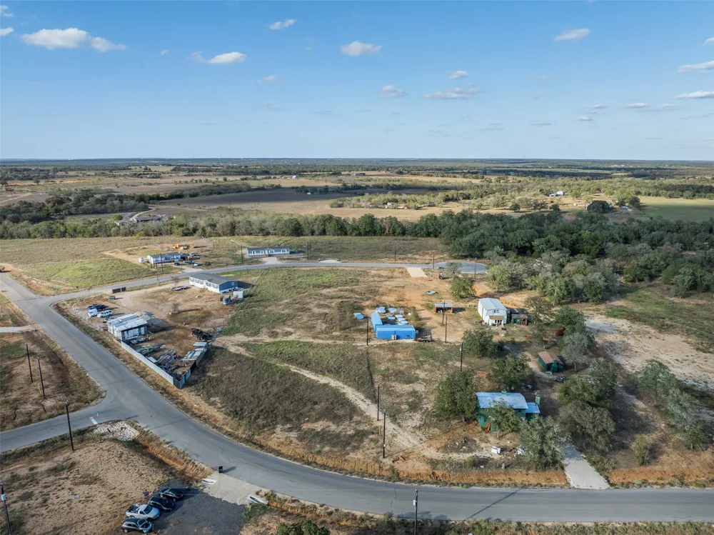 150 Azalea Corner Dale, TX 78616