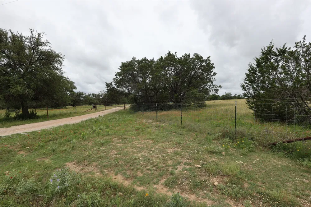 1399 Klett Ranch Road Johnson City, TX 78636