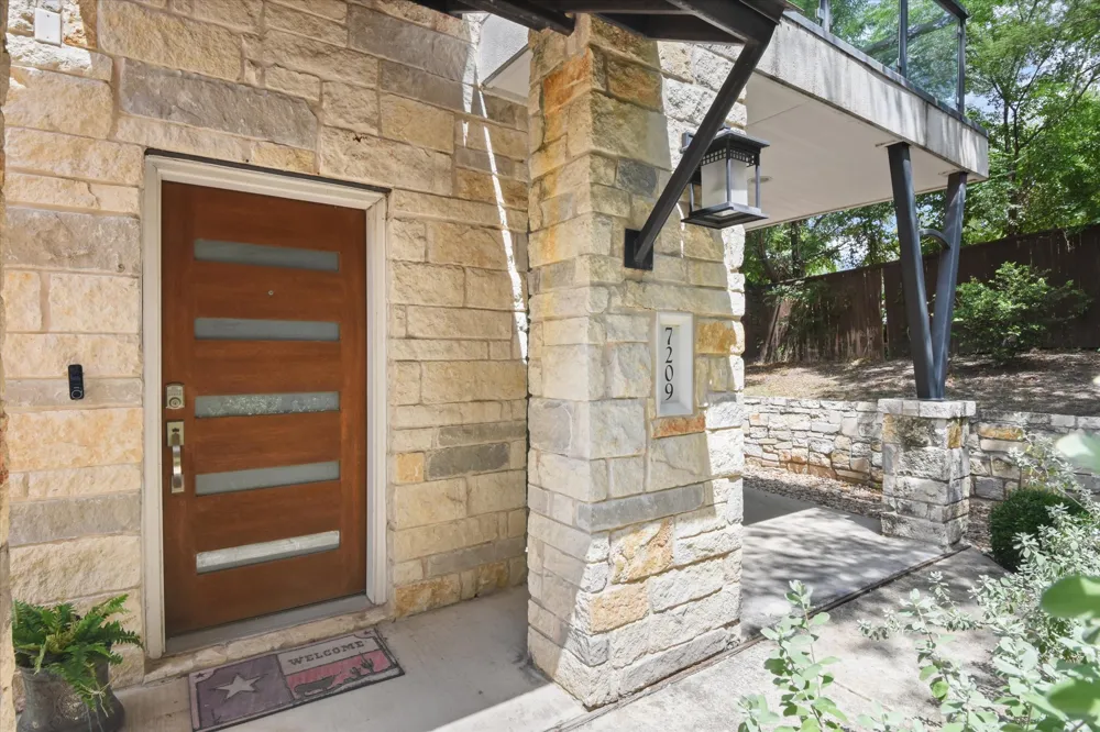 7209 Bassett Court Austin, TX 78741