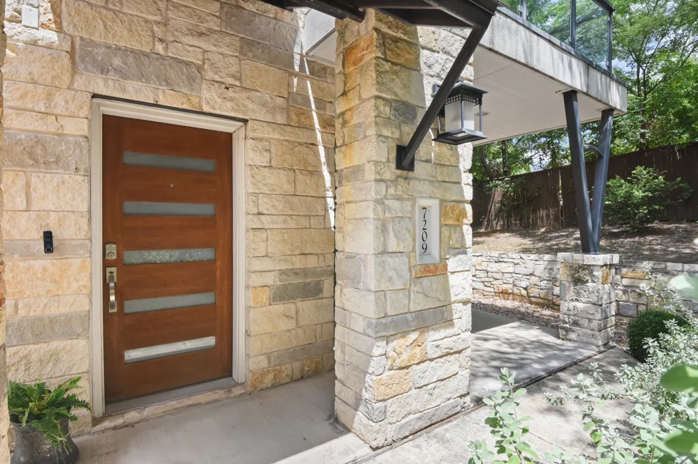 7209 Bassett Court Austin, TX 78741