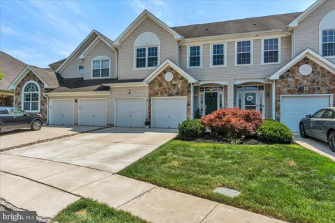 14 SPYGLASS COURT