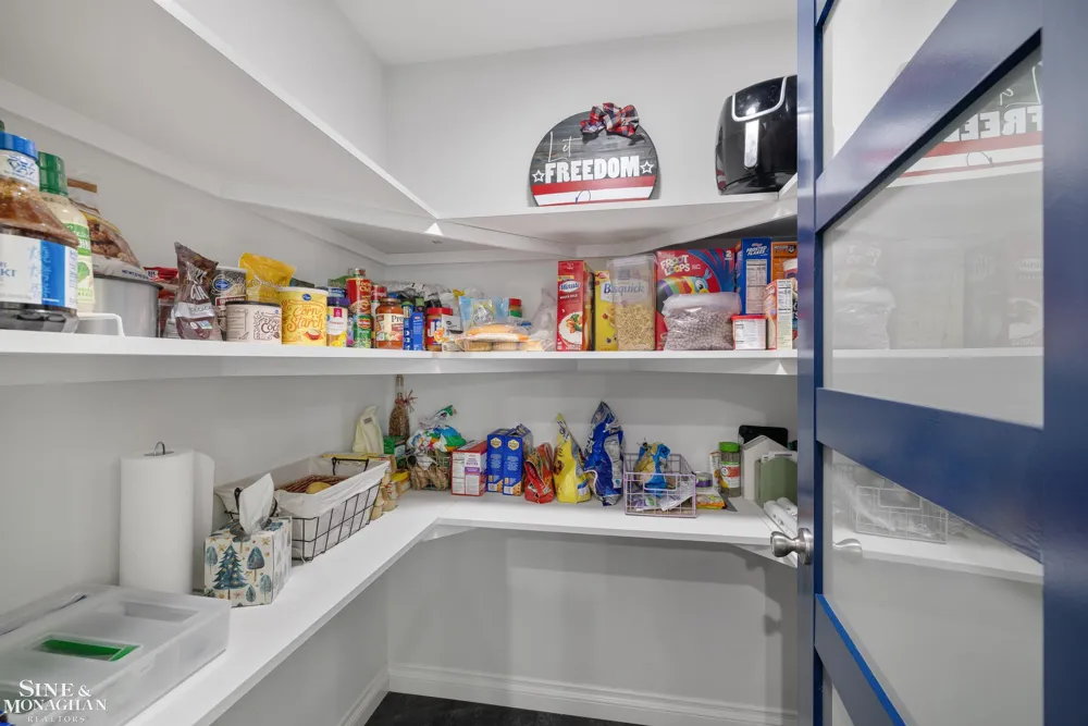 9279 Oakdale Street Clay Township, MI 48001
