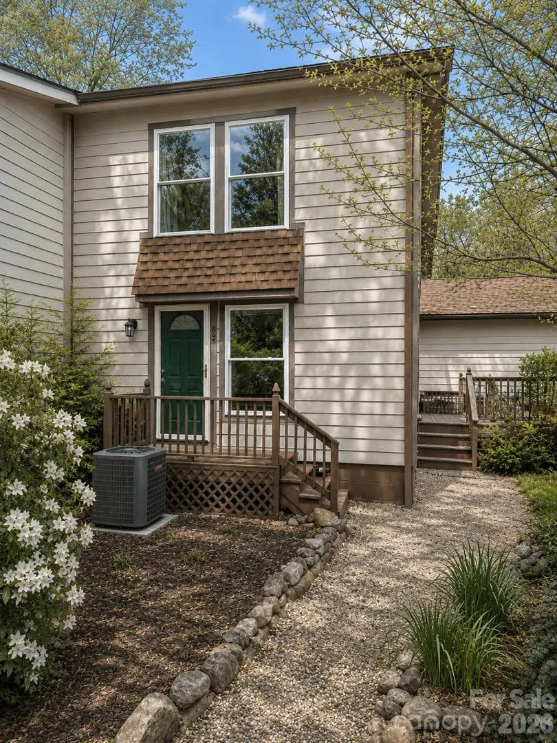 99 Willow Way Hendersonville, NC 28739