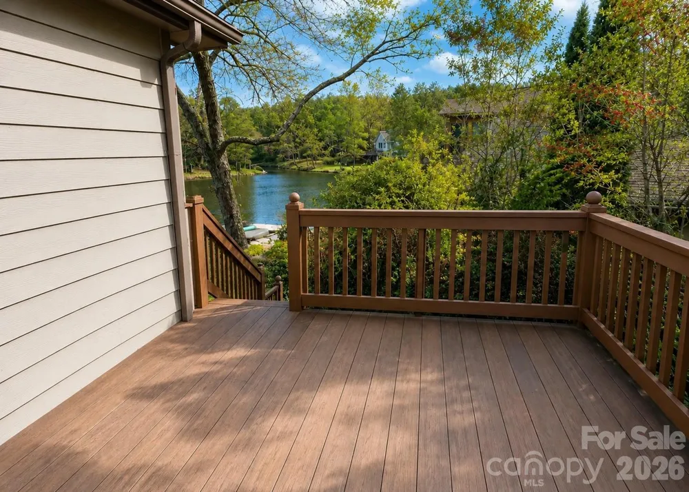 99 Willow Way Hendersonville, NC 28739
