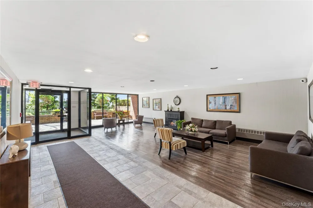16 Main Street #2K East Rockaway, NY 11518