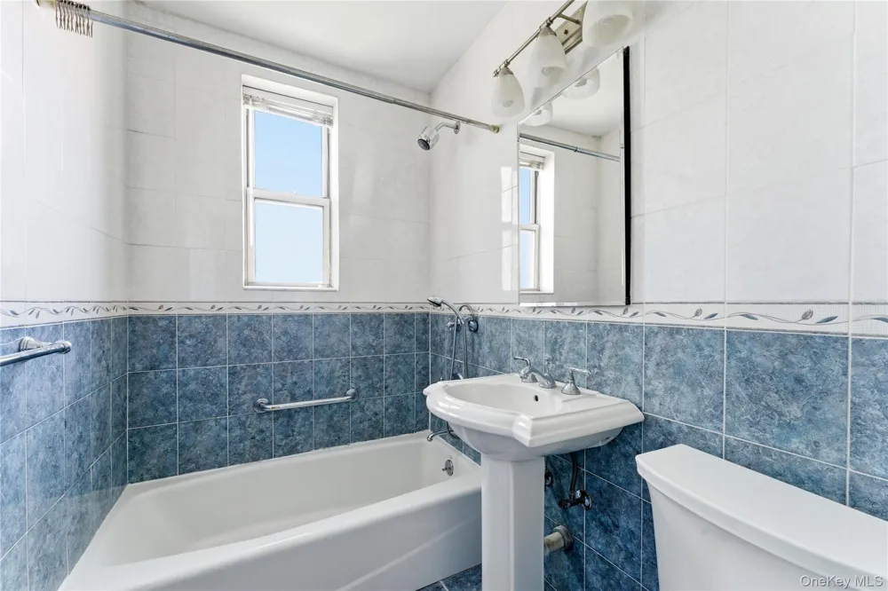 16 Main Street #2K East Rockaway, NY 11518
