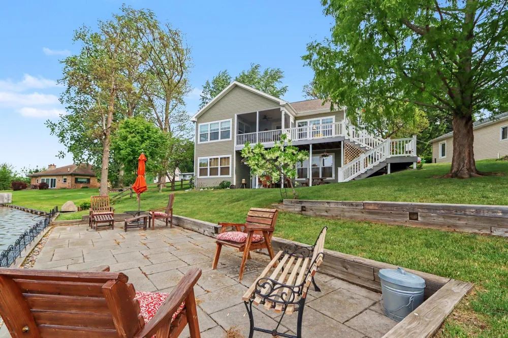 51509 Summit Street Paw Paw Township, MI 49079